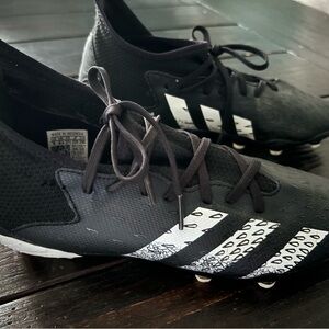 Adidas Predator Freak .3 soccer/football cleats youth size 5
